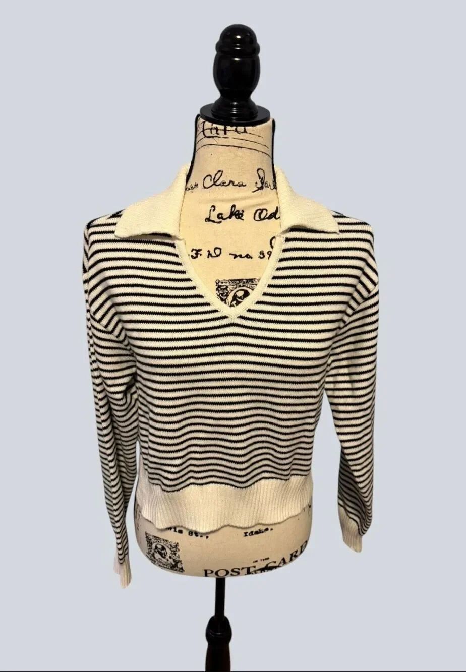 Universal Thread Women S Ivory Black Striped Open Polo Collar Pullover Sweater
